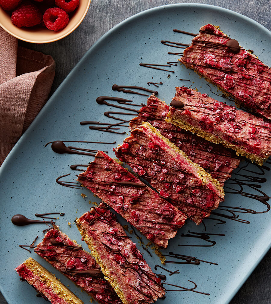 https://igav3-metcdn-com.global.ssl.fastly.net/content/uploads/sites/5/2019/10/02155927/Post-Feature-Image-Choc-rasp-slice.jpg